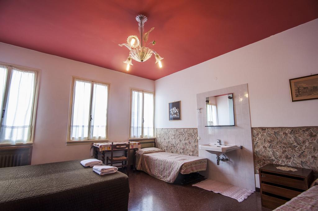 Hotel Locanda Ca' Foscari Venice Exterior photo