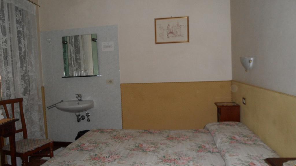 Hotel Locanda Ca' Foscari Venice Exterior photo