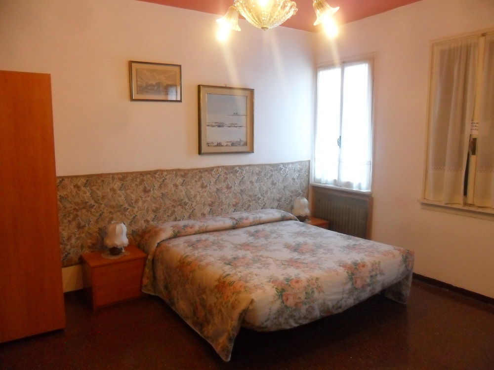Hotel Locanda Ca' Foscari Venice Exterior photo