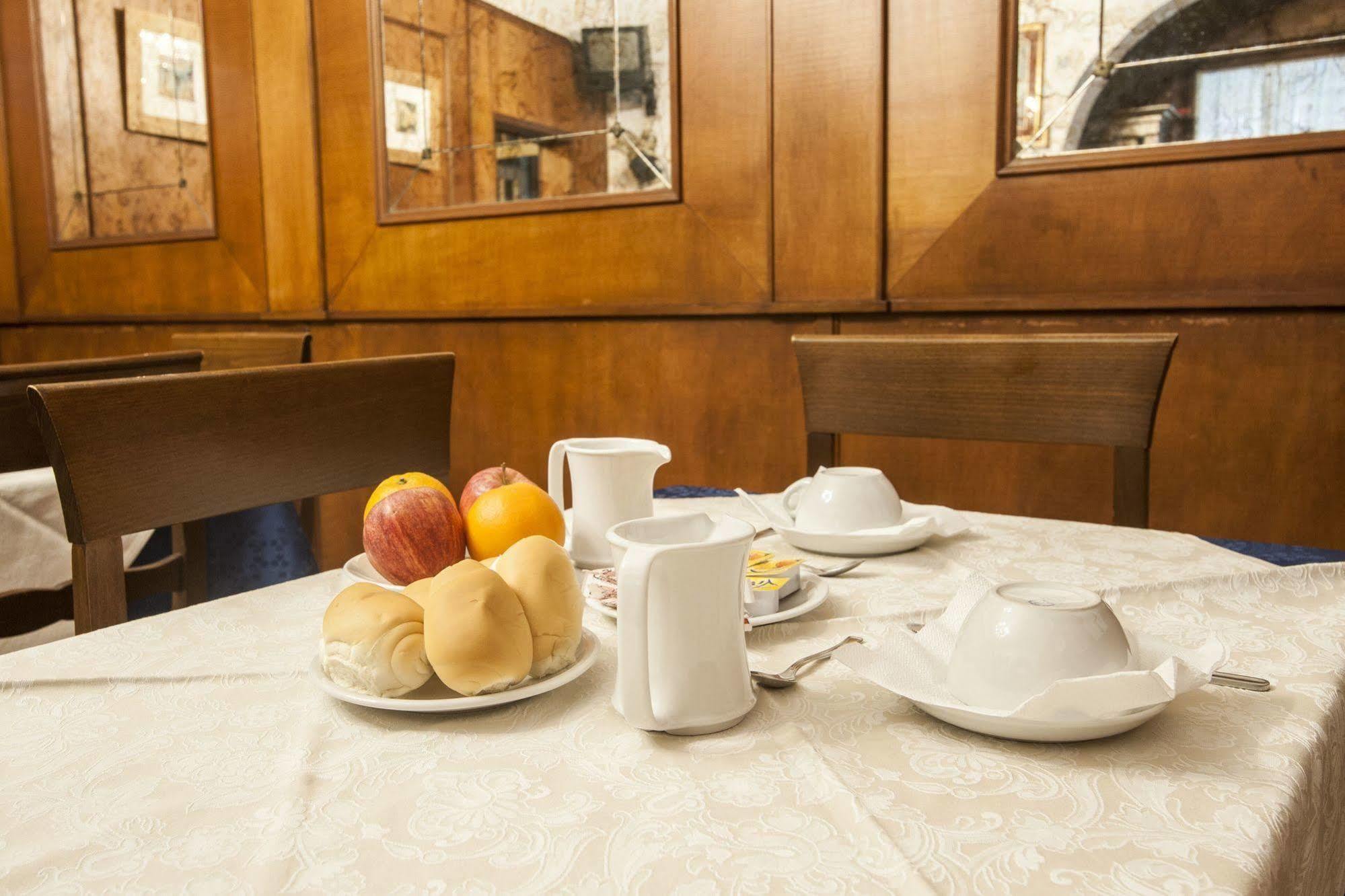 Hotel Locanda Ca' Foscari Venice Exterior photo