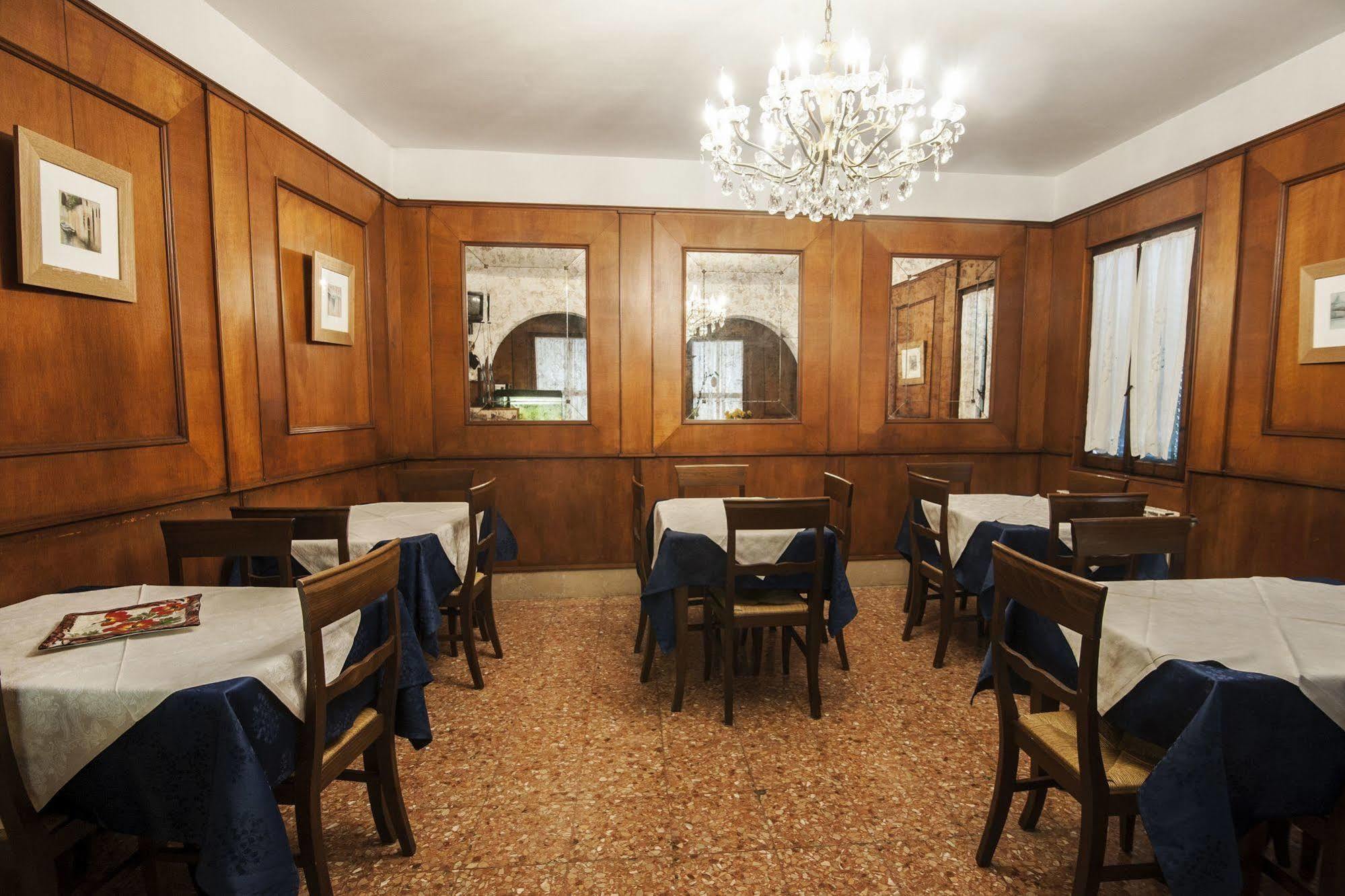 Hotel Locanda Ca' Foscari Venice Exterior photo