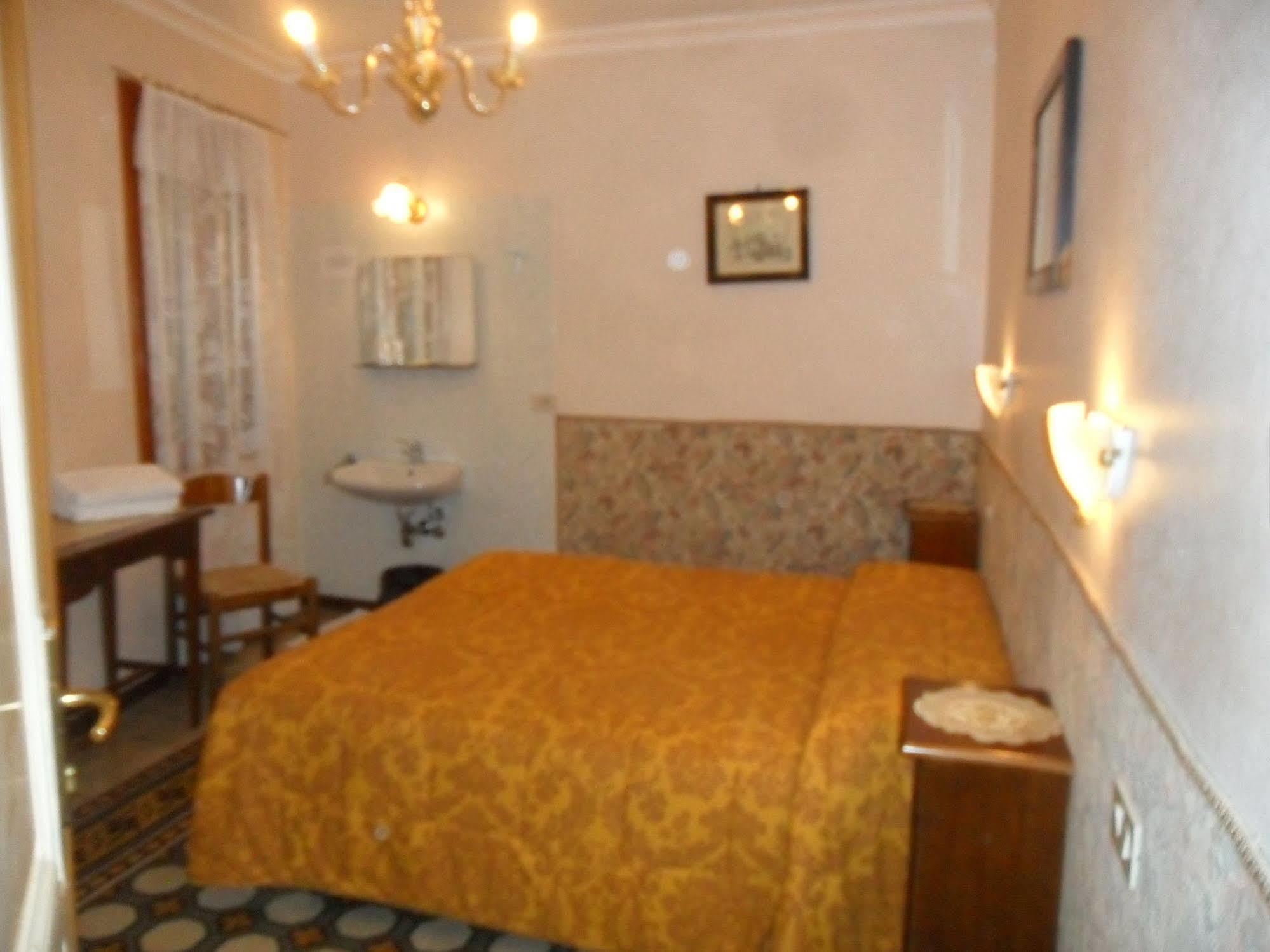 Hotel Locanda Ca' Foscari Venice Exterior photo