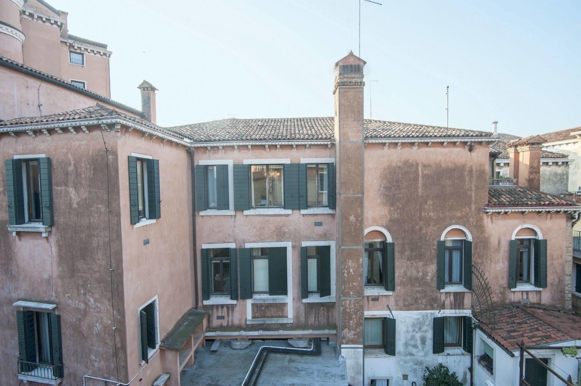 Hotel Locanda Ca' Foscari Venice Exterior photo